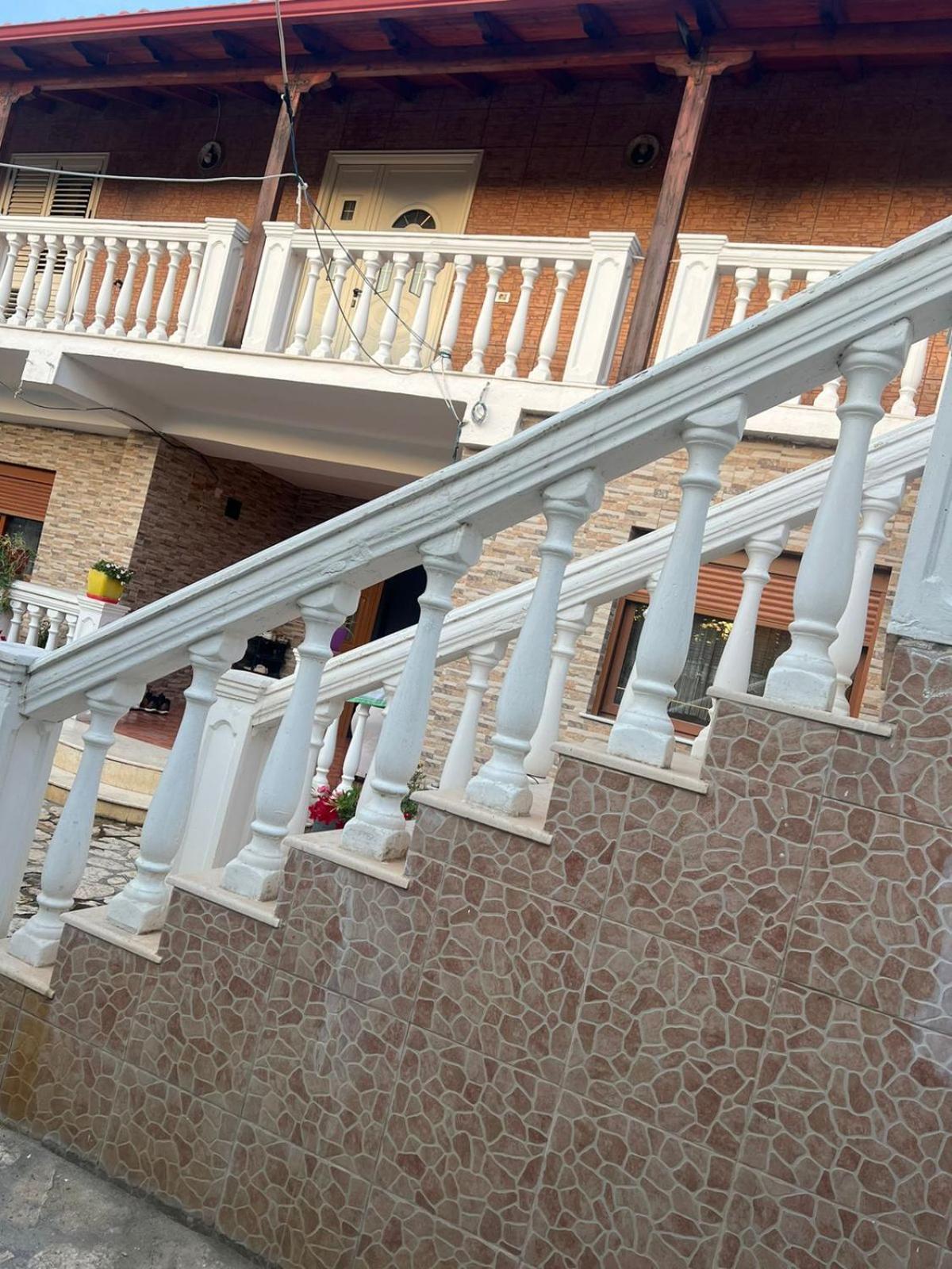 Отель Nori House Влёра Экстерьер фото